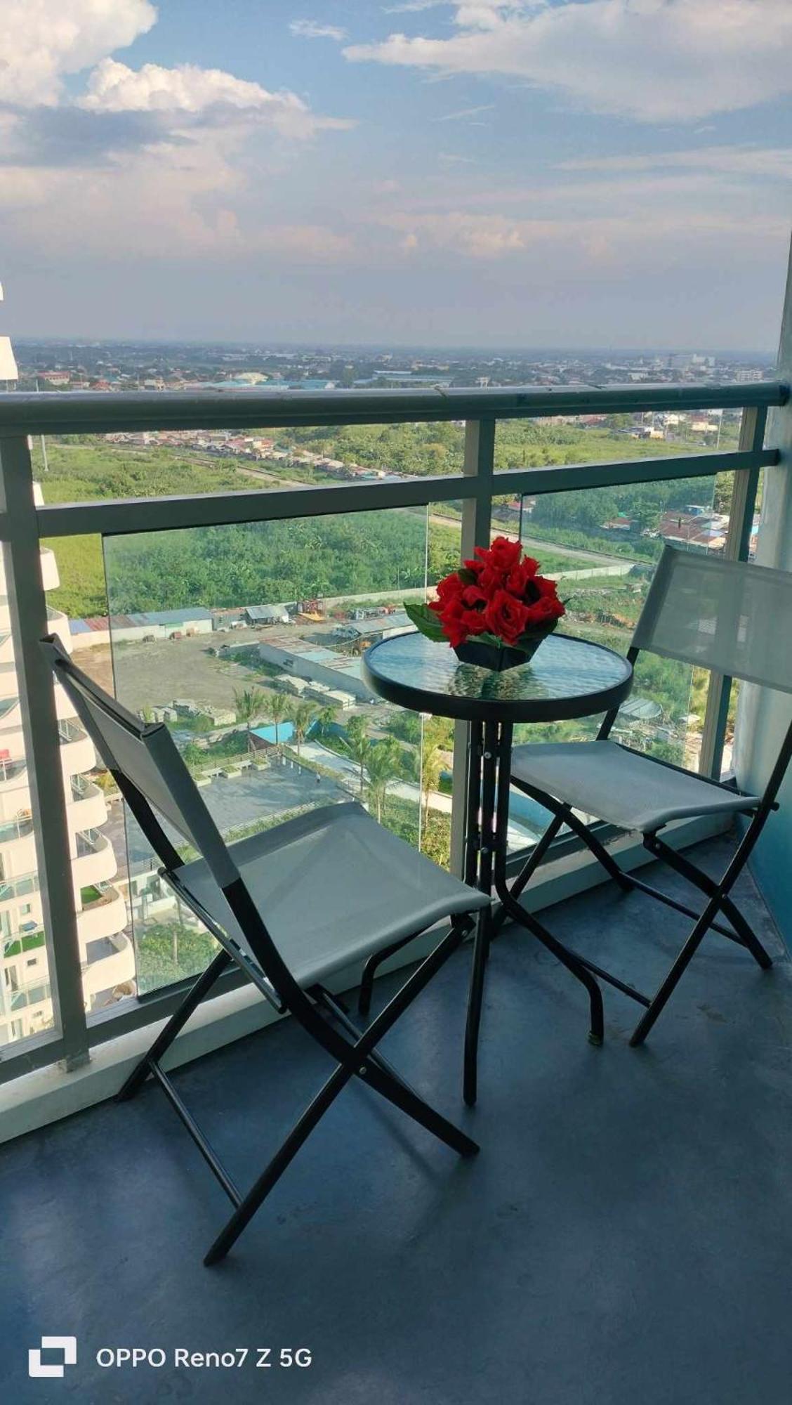 Azure North Studio Units Located In 17Th Floor And Above Aparthotel Pampanga Exterior foto